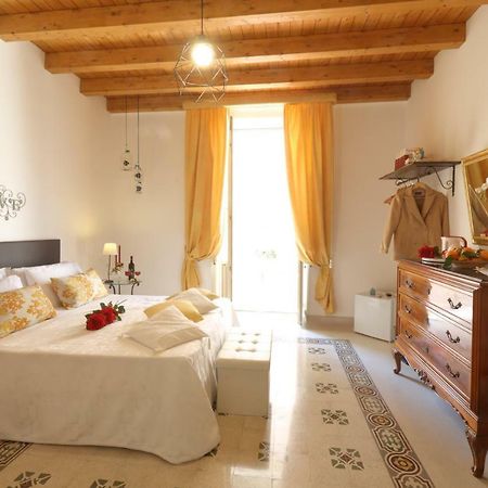 אבולה "Suliscenti" Dimora Siciliana B&B מראה חיצוני תמונה