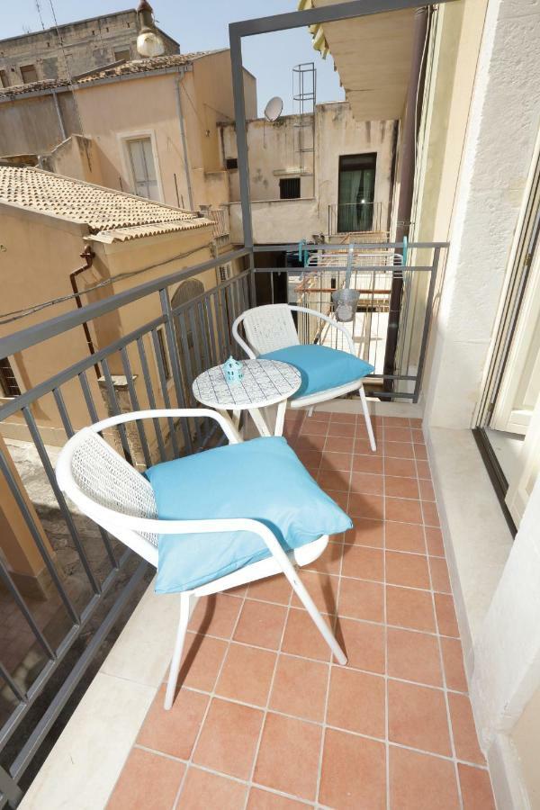 אבולה "Suliscenti" Dimora Siciliana B&B מראה חיצוני תמונה