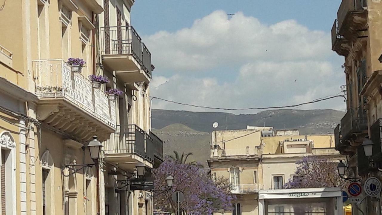אבולה "Suliscenti" Dimora Siciliana B&B מראה חיצוני תמונה